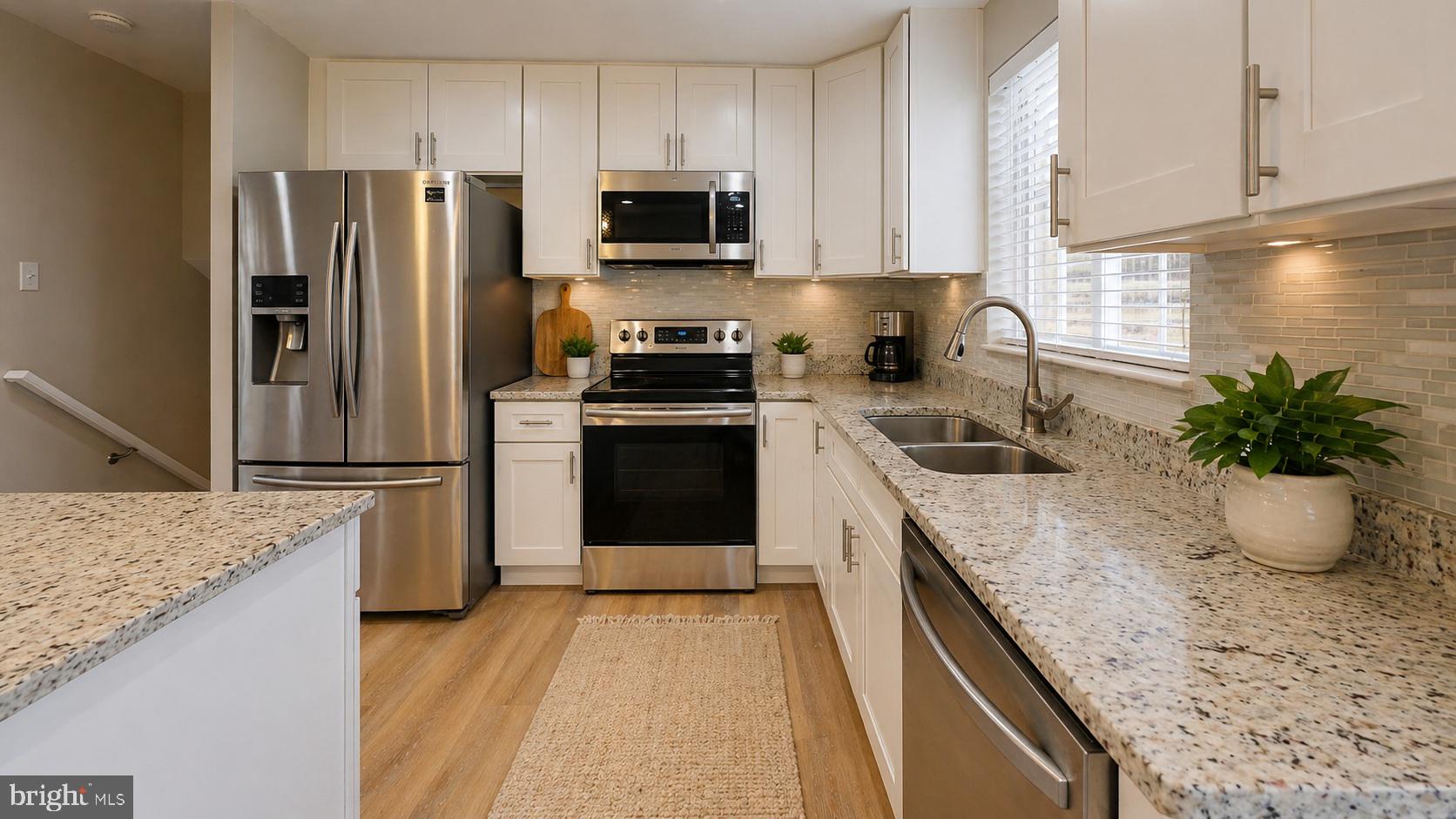 8465 Yellow Leaf Court Springfield, VA 22153 - Photo 6 of 17