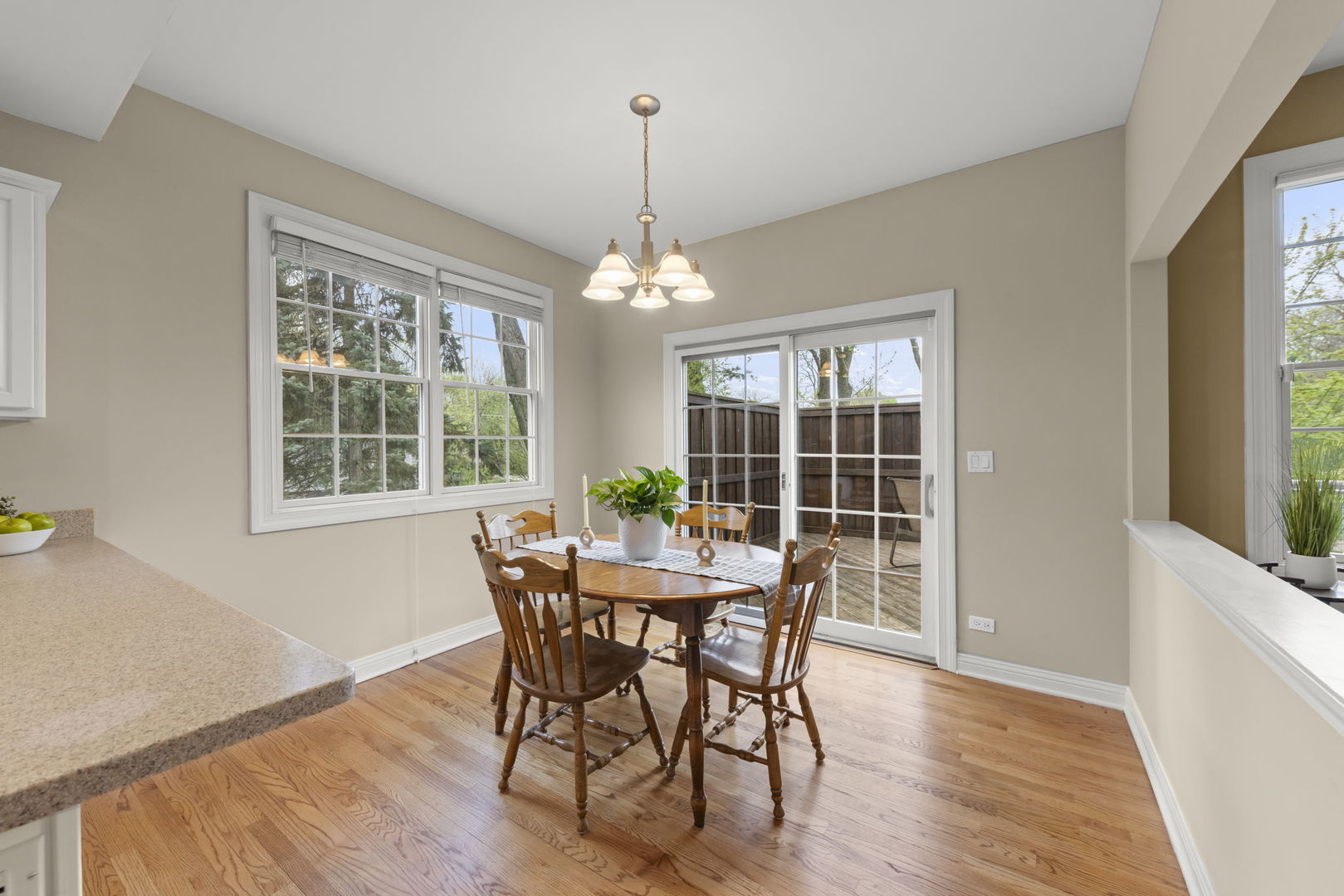 1570 Orchard Road Wheaton, IL 60189 - Photo 14 of 48