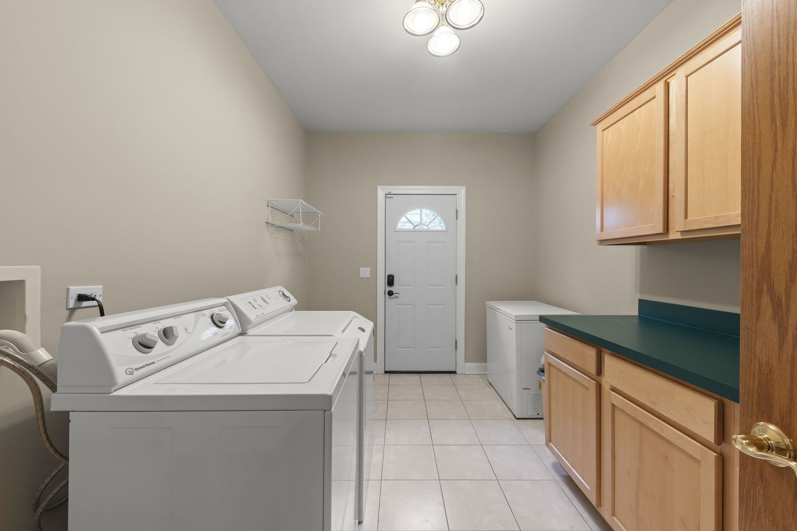 1570 Orchard Road Wheaton, IL 60189 - Photo 17 of 48