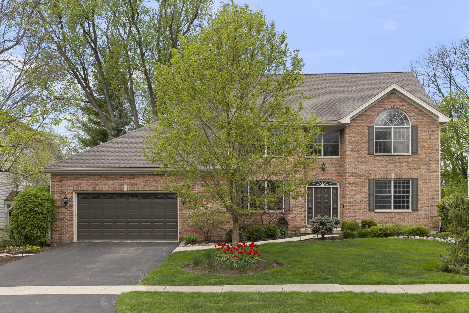 1570 Orchard Road Wheaton, IL 60189 - Photo 2 of 48