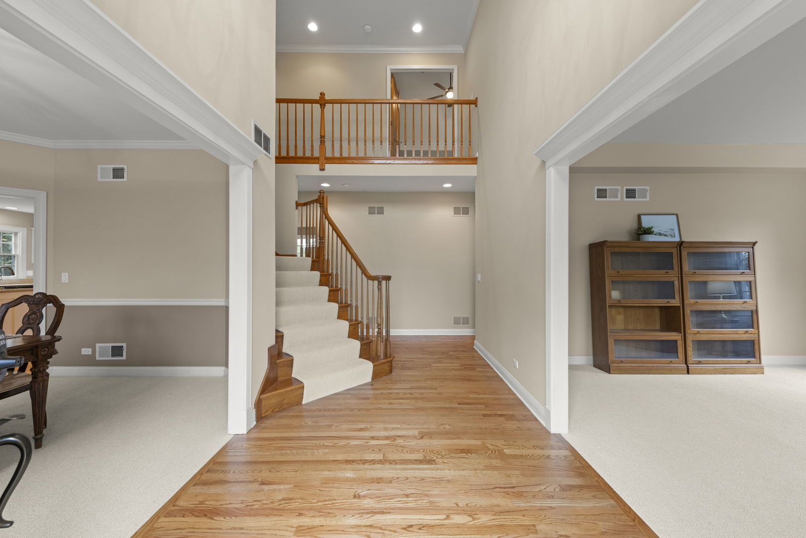1570 Orchard Road Wheaton, IL 60189 - Photo 3 of 48