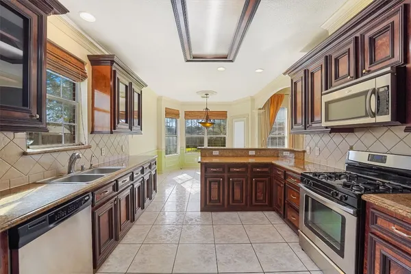 $2,500 | 6907 Keats Street, Houston, TX 77085