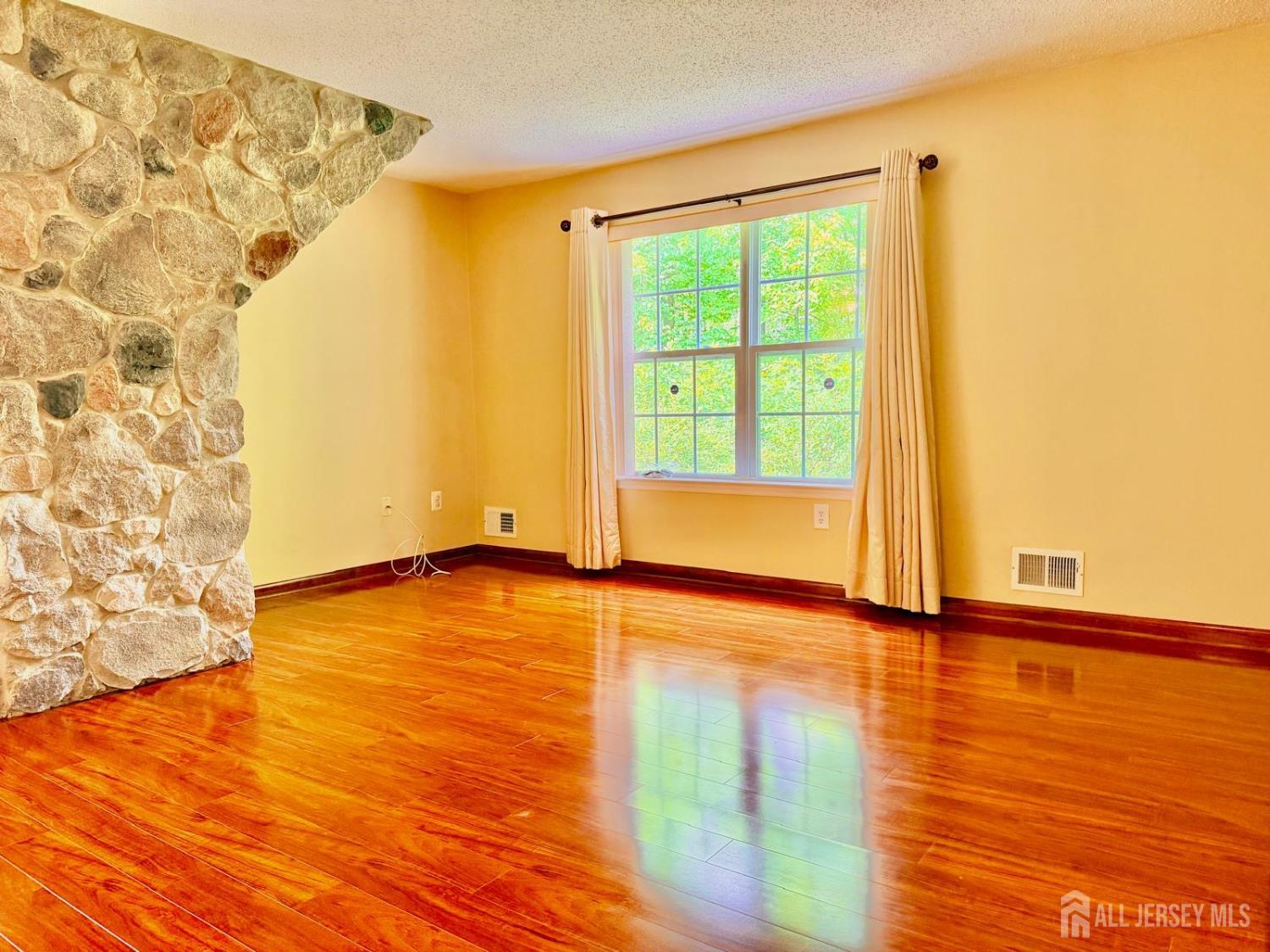 191 Prestwick Way Edison, NJ 08820 - Photo 5 of 19