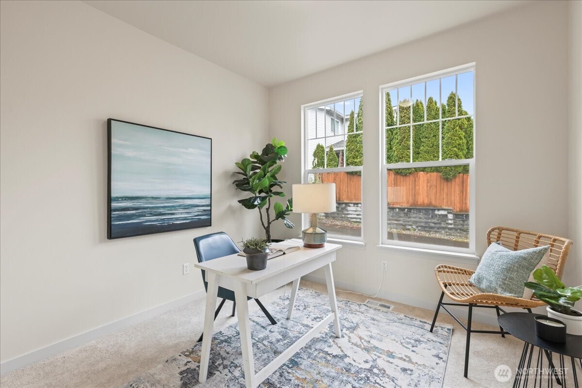 401 Graham Avenue Northeast Renton, WA 98059 - Photo 37 of 40 a work room with furniture and windows