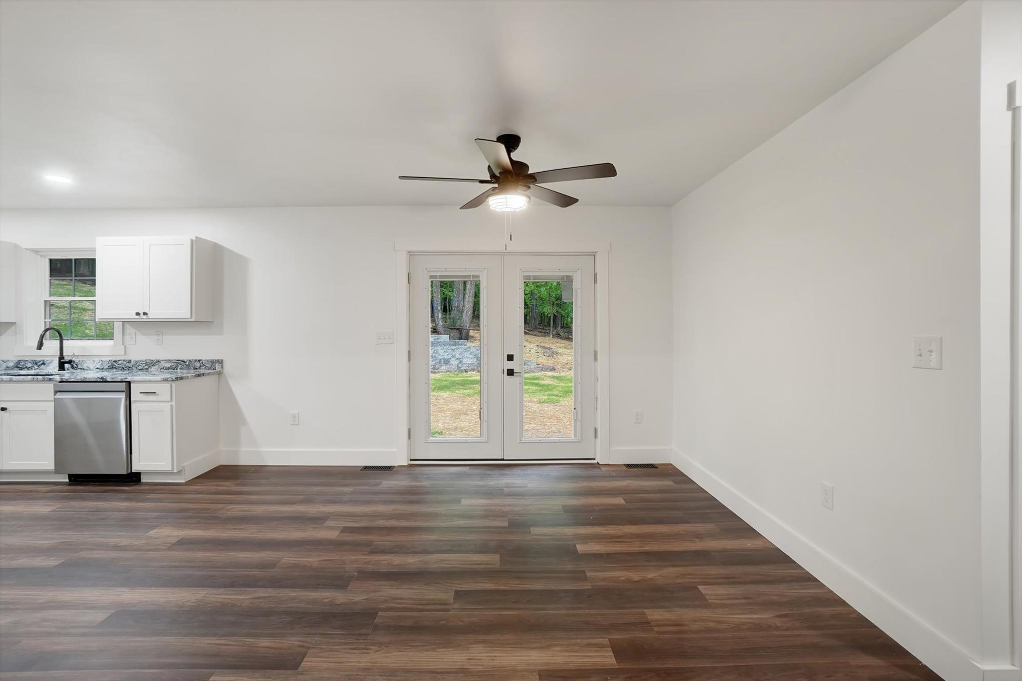 18985 Hebel Road Stewartstown, PA 17363 - Photo 11 of 42 Bright and inviting dining space.