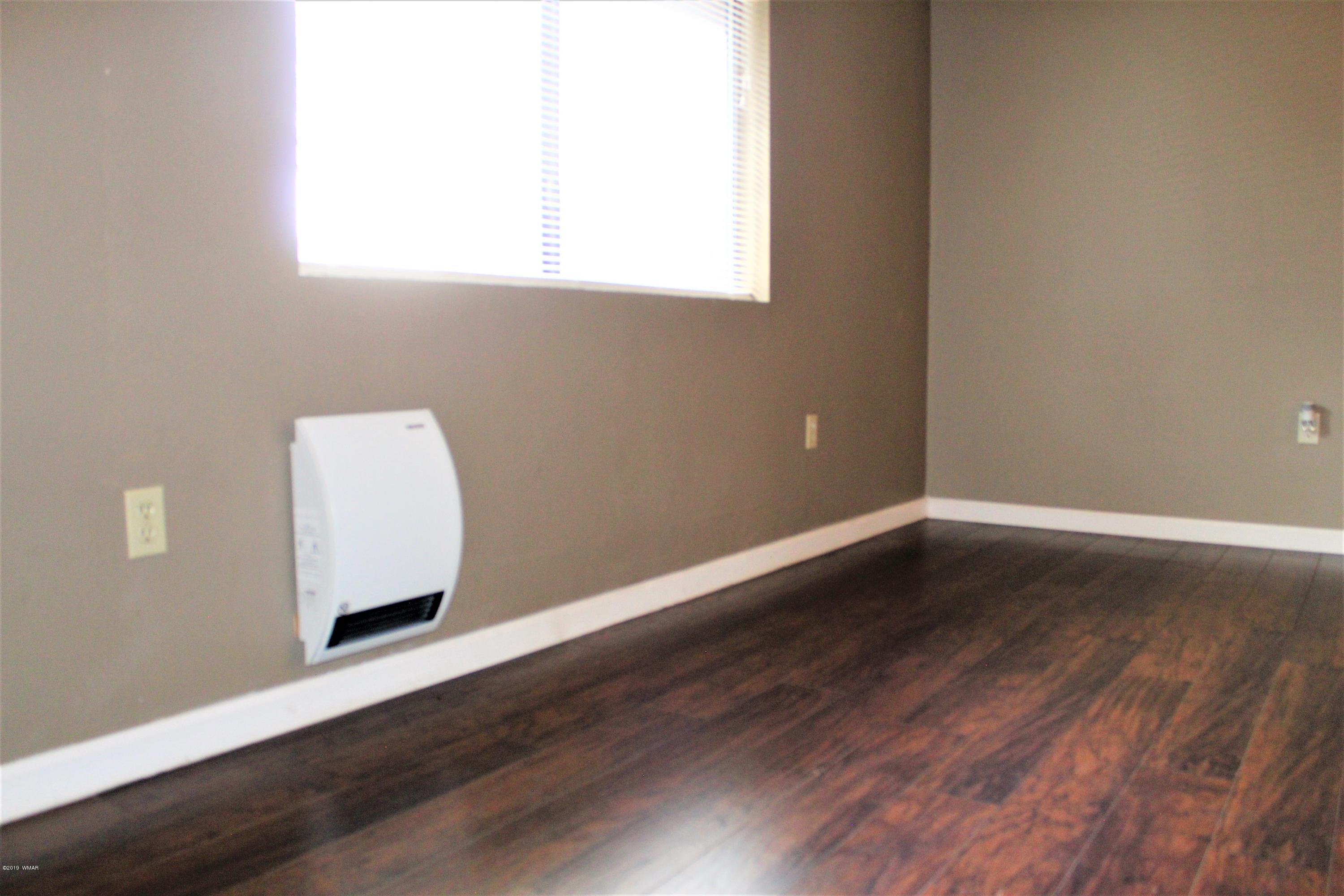 1087 Rim View Drive Show Low, AZ 85901 - Photo 13 of 66 Gallery Image 13