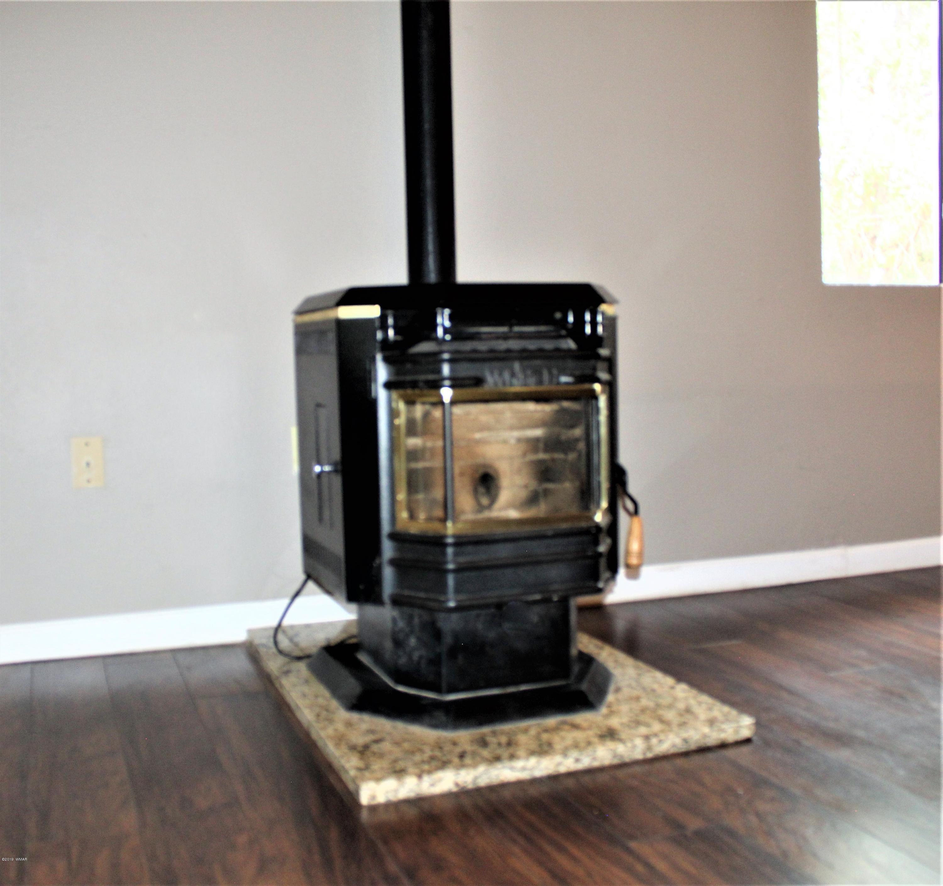 1087 Rim View Drive Show Low, AZ 85901 - Photo 14 of 66 Gallery Image 14