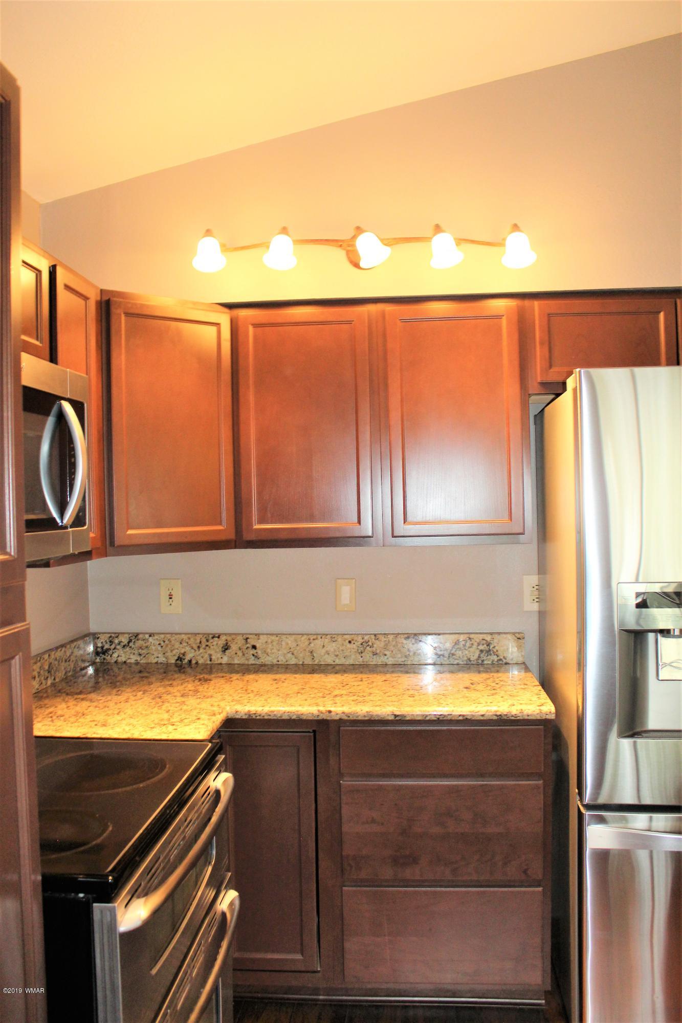 1087 Rim View Drive Show Low, AZ 85901 - Photo 20 of 66 Gallery Image 20