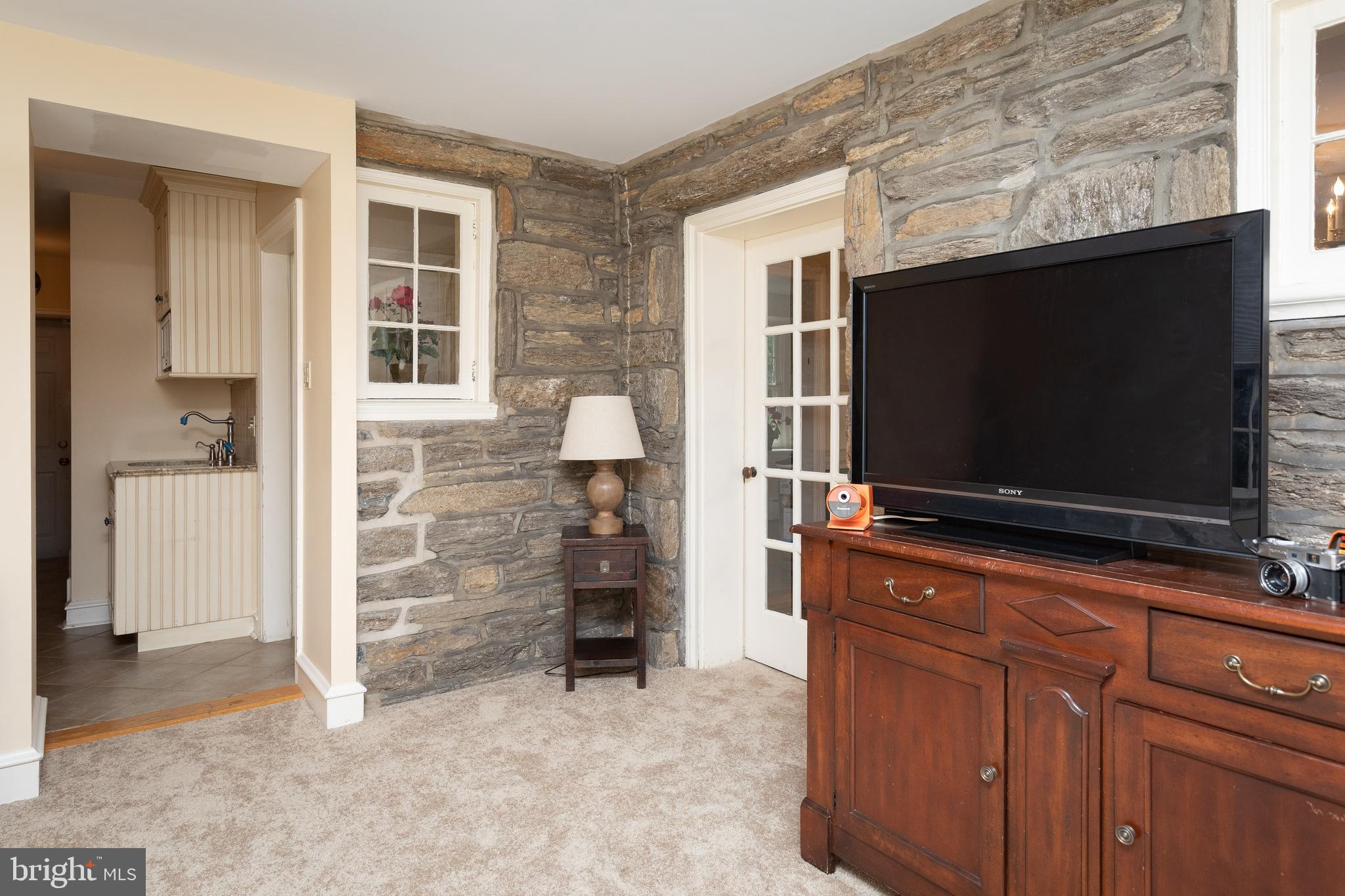 426 Vernon Road Jenkintown, PA 19046 - Photo 12 of 38