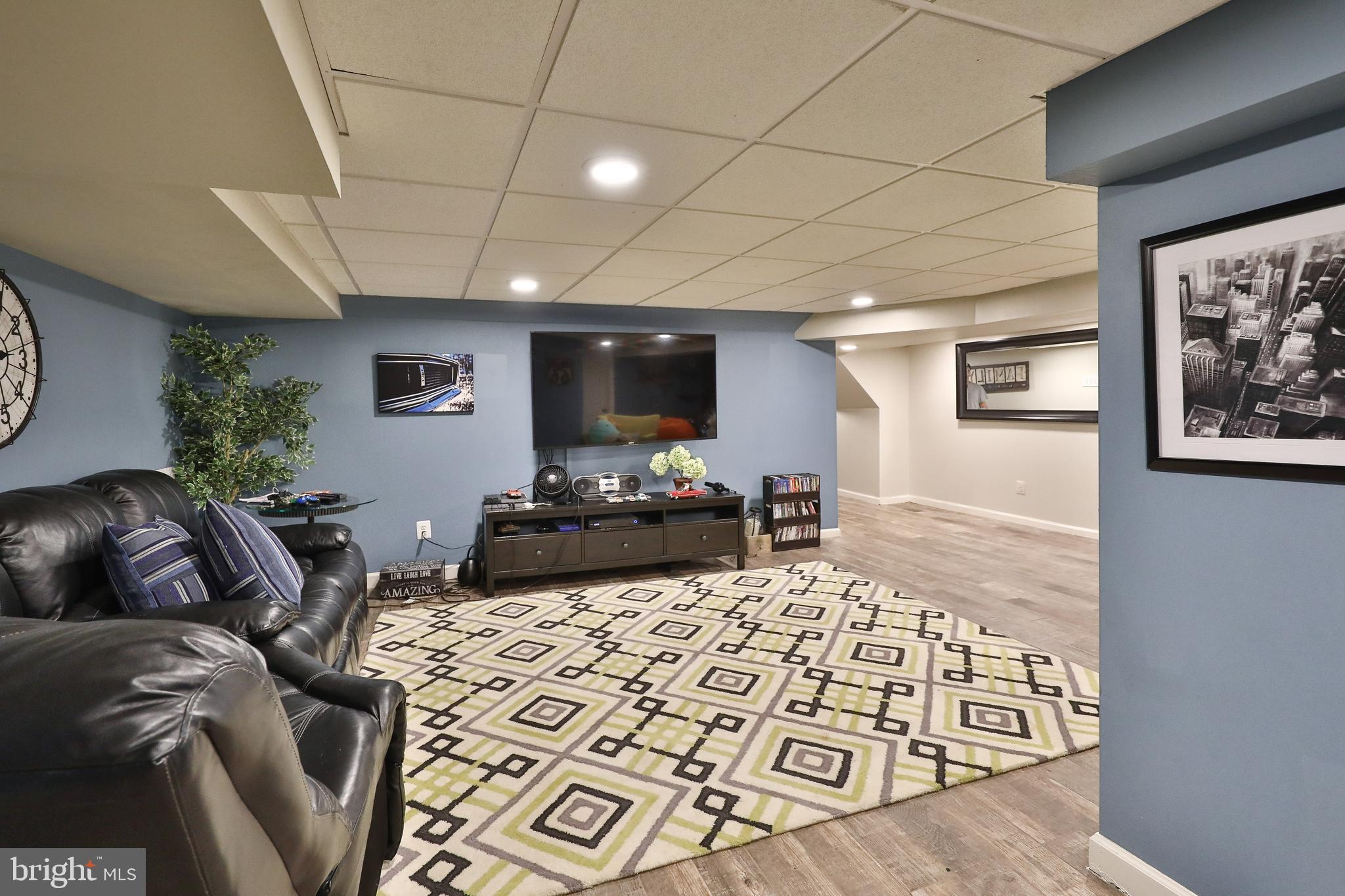 426 Vernon Road Jenkintown, PA 19046 - Photo 17 of 38