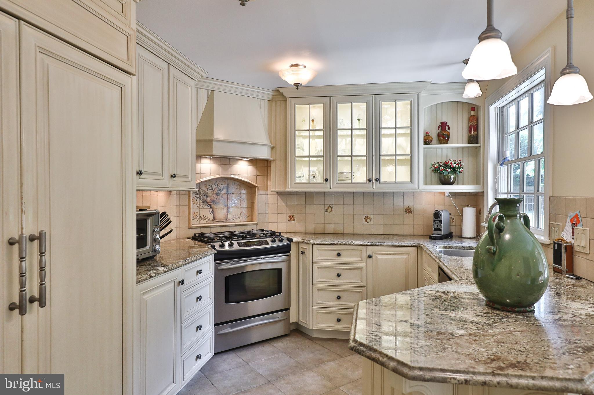 426 Vernon Road Jenkintown, PA 19046 - Photo 8 of 38