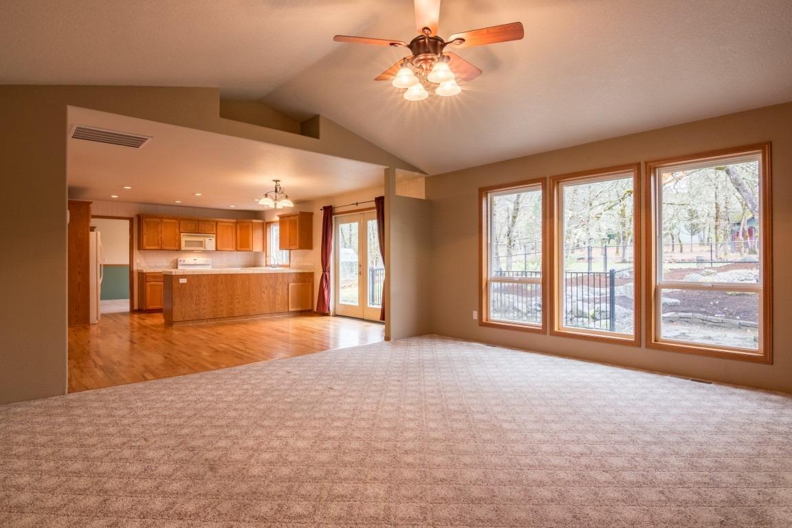 286 Castle Creek Road Grants Pass, OR 97526 - Photo 10 of 34 Additional Photo