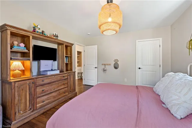 $450,000 | 3909 Johnson Street, High Point, NC 27265