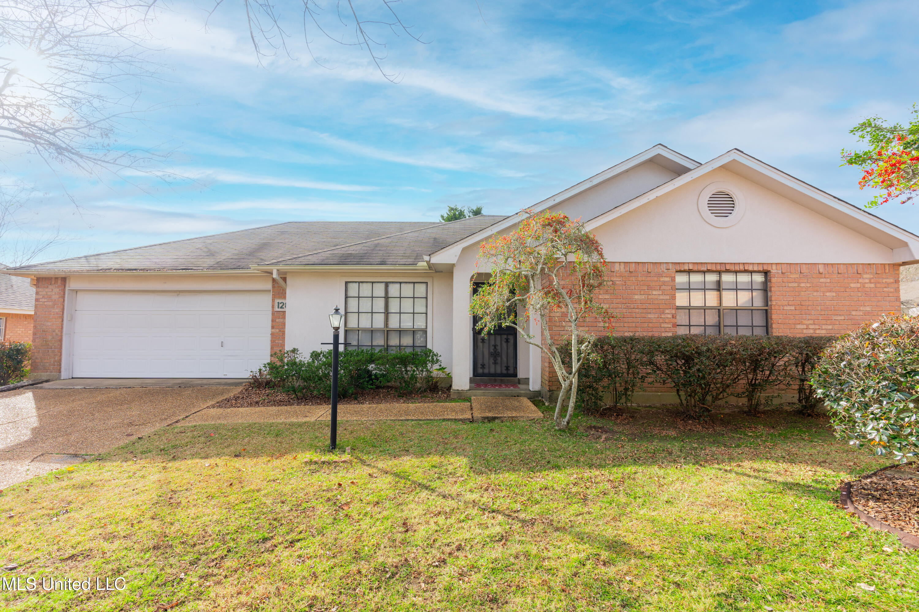 128 Villa Way Clinton, MS 39056 - Photo 1 of 43 1-Front