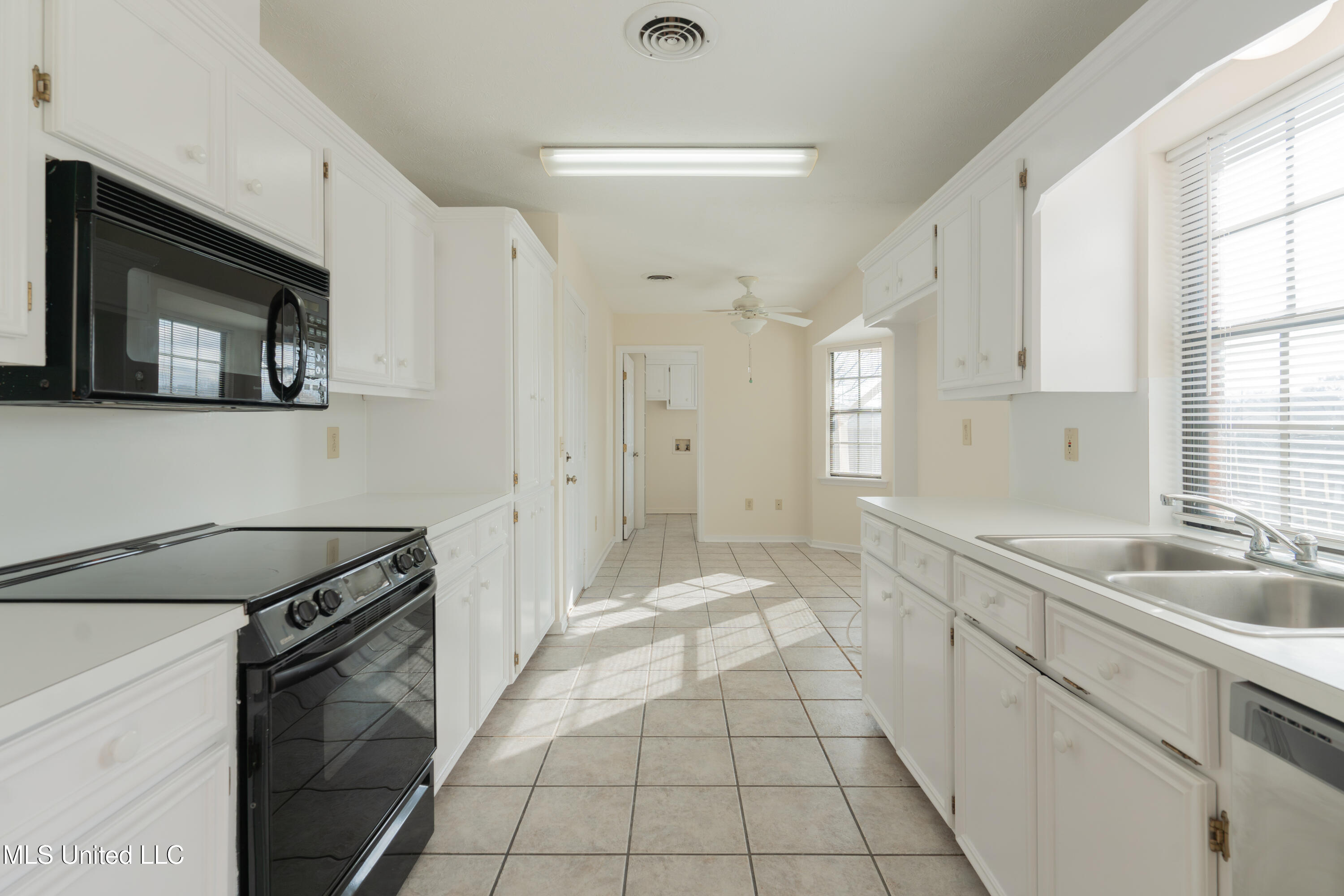 128 Villa Way Clinton, MS 39056 - Photo 13 of 43 13-Kitchen