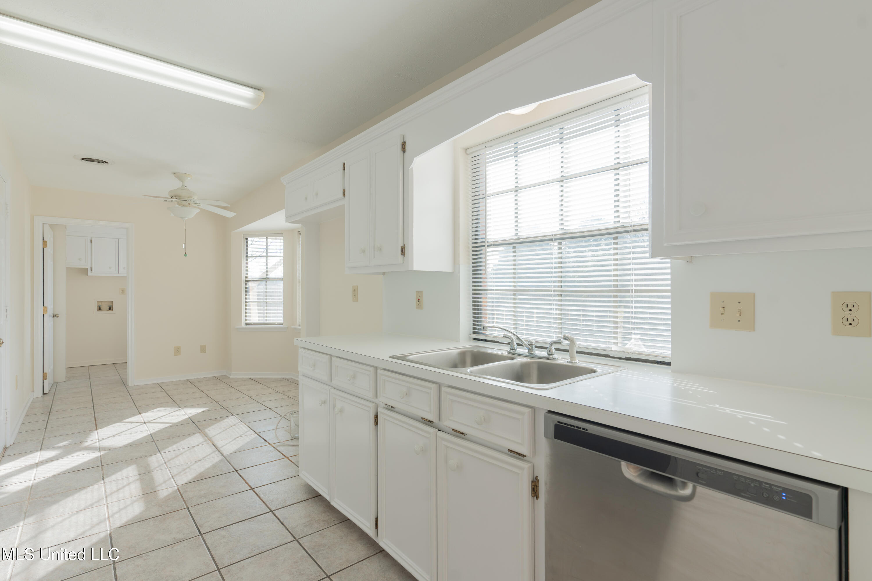 128 Villa Way Clinton, MS 39056 - Photo 15 of 43 15-Kitchen