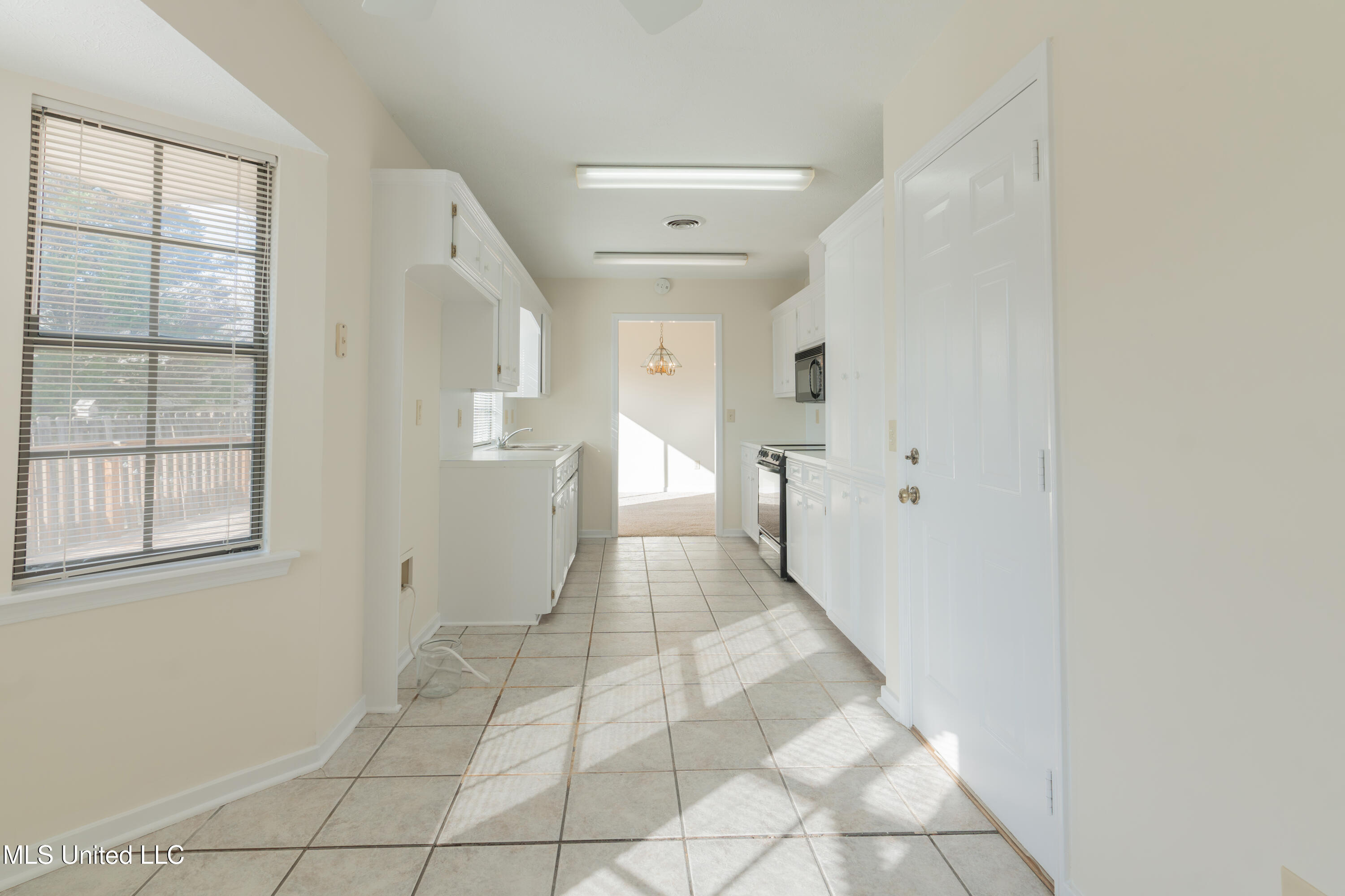 128 Villa Way Clinton, MS 39056 - Photo 20 of 43 20-EatInKitchen