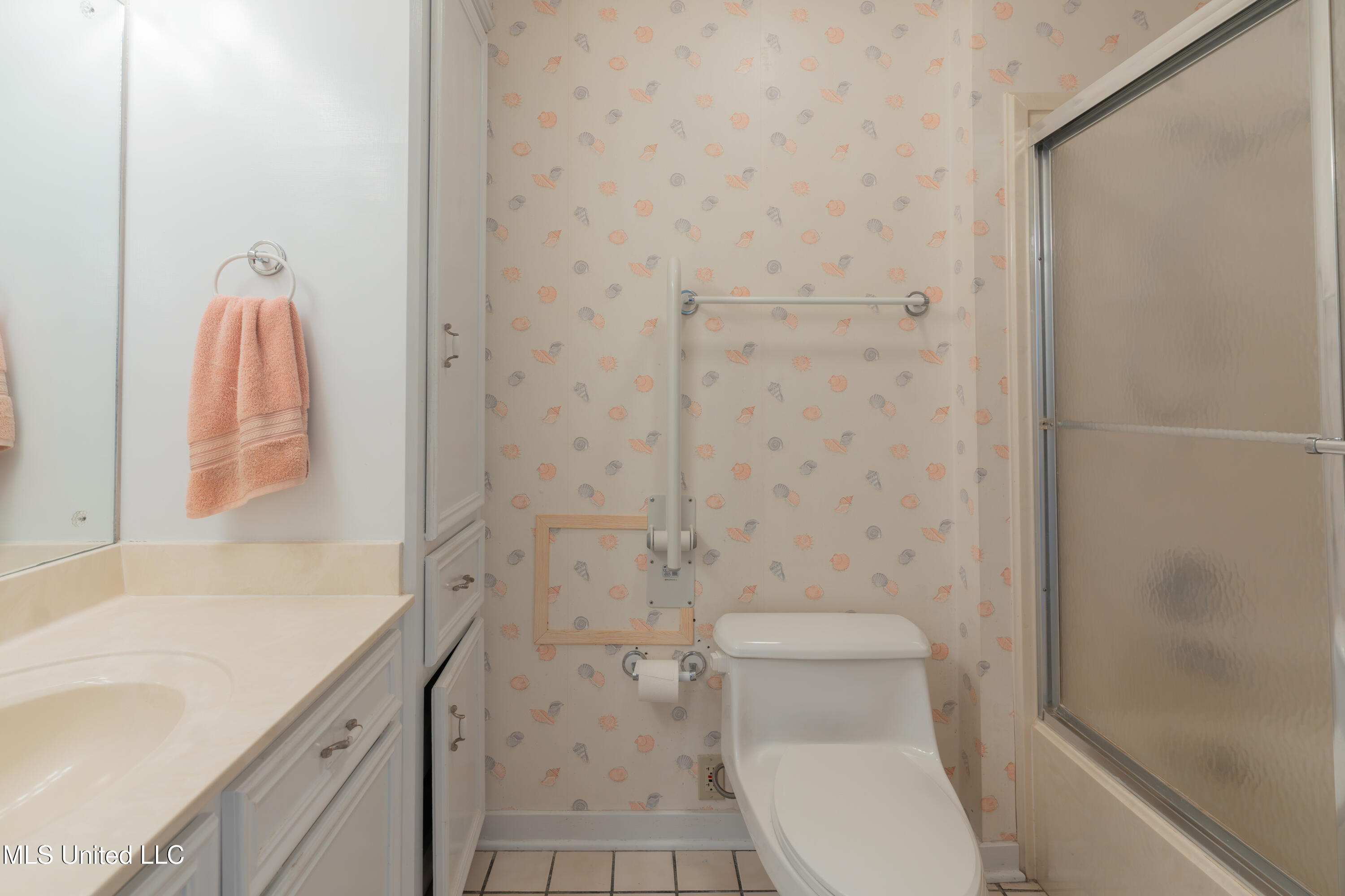 128 Villa Way Clinton, MS 39056 - Photo 27 of 43 27-PrimaryBathroom