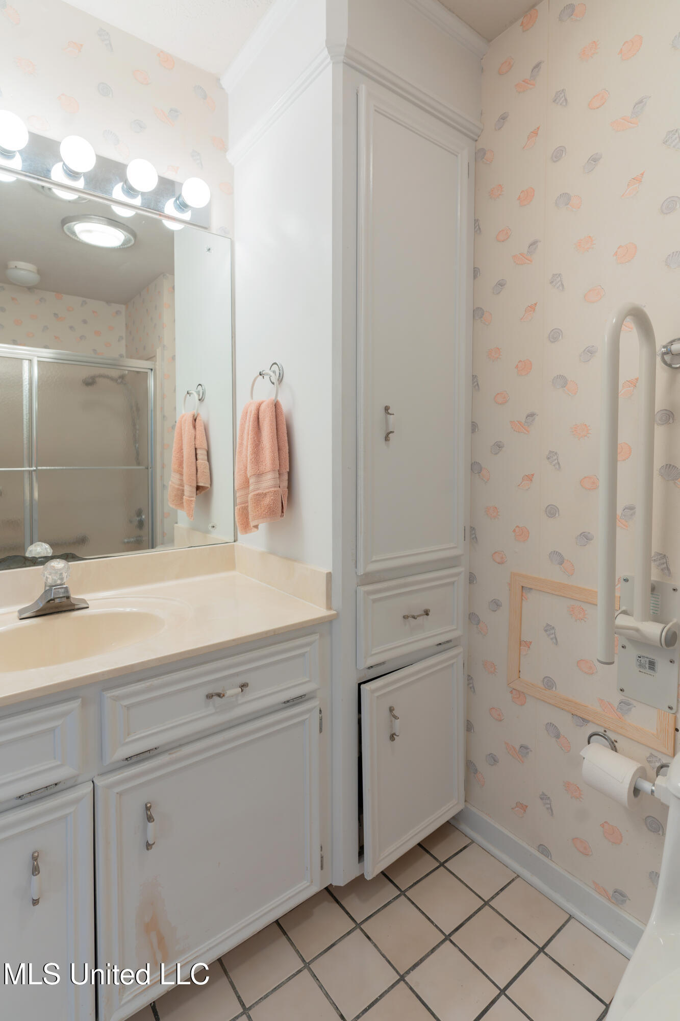 128 Villa Way Clinton, MS 39056 - Photo 29 of 43 29-PrimaryBathroom