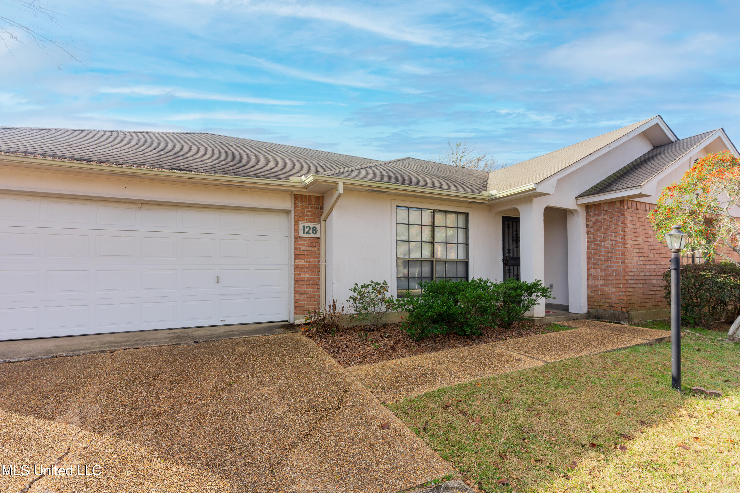 128 Villa Way Clinton, MS 39056 - Photo 4 of 43 4-Front