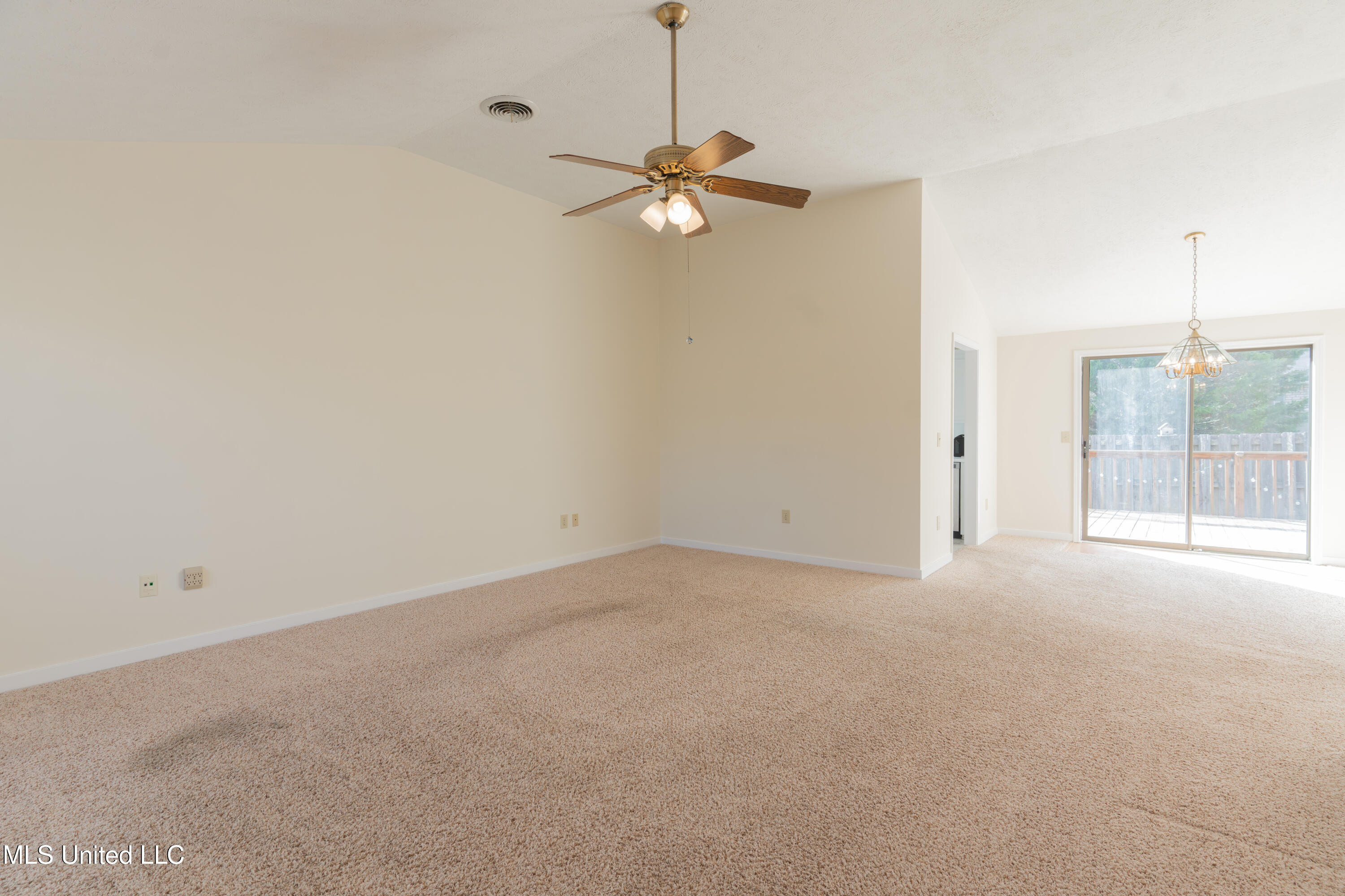 128 Villa Way Clinton, MS 39056 - Photo 6 of 43 6-LivingRoom