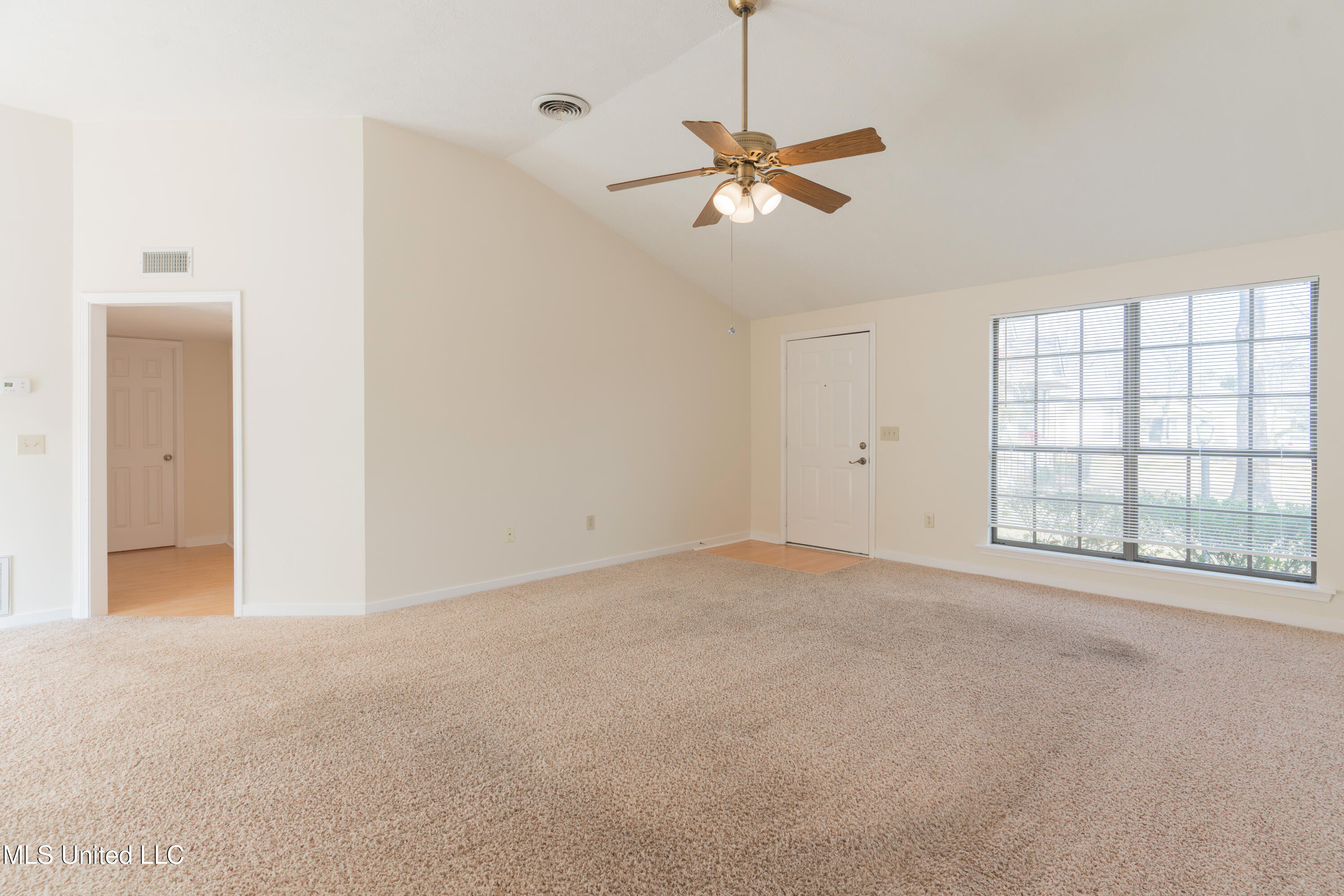 128 Villa Way Clinton, MS 39056 - Photo 8 of 43 8-LivingRoom