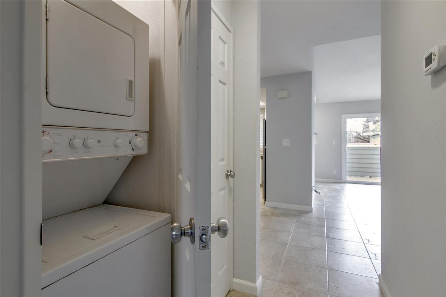 275 Shadow Dance Drive San Jose, CA 95110 - Photo 23 of 31 a view of bathroom