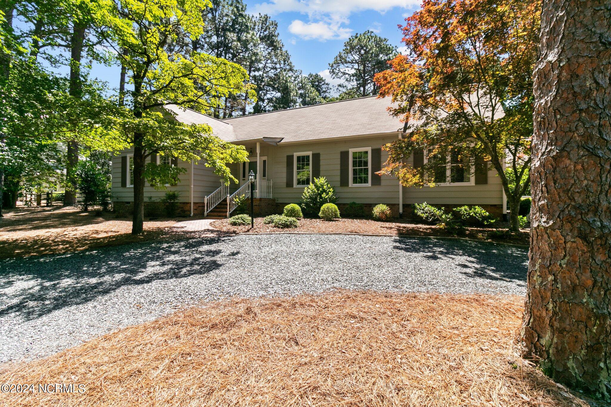 225 South Valley Road Southern Pines, NC 28387 - Photo 6 of 43 49-web-or-mls-IMG_9213