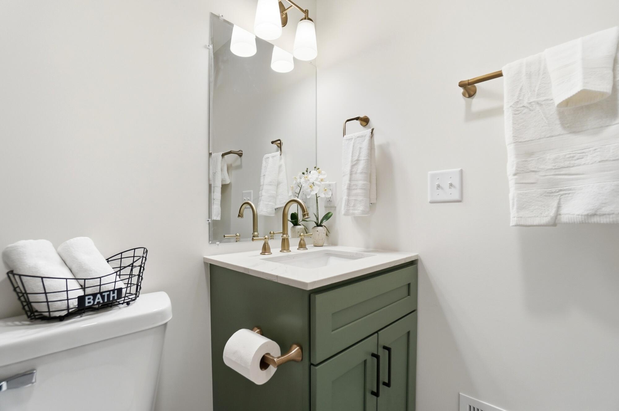 4455 Kenfield Road Columbus, OH 43224 - Photo 24 of 44 2nd Full Bathroom