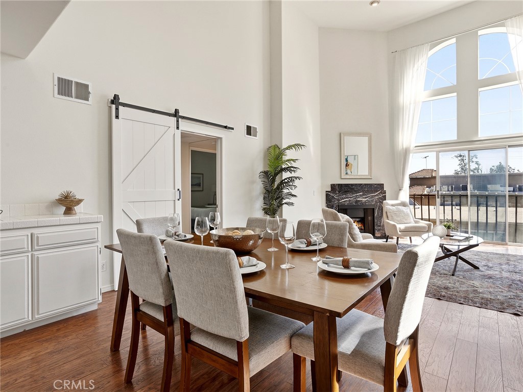 11044 Acama Street, Unit 302 Studio City, CA 91602 - Photo 15 of 49 Dining Room