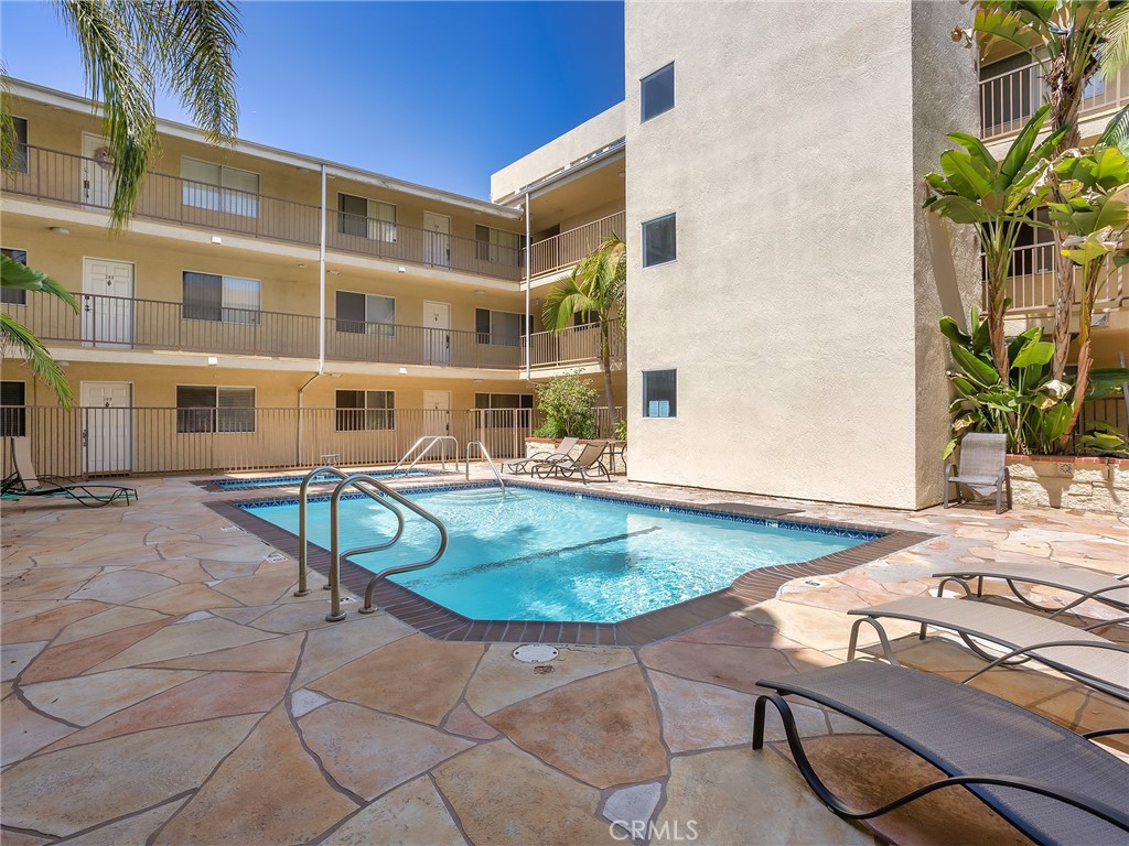 11044 Acama Street, Unit 302 Studio City, CA 91602 - Photo 38 of 49 Pool