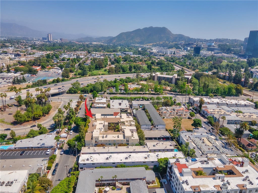 11044 Acama Street, Unit 302 Studio City, CA 91602 - Photo 45 of 49 Aerial