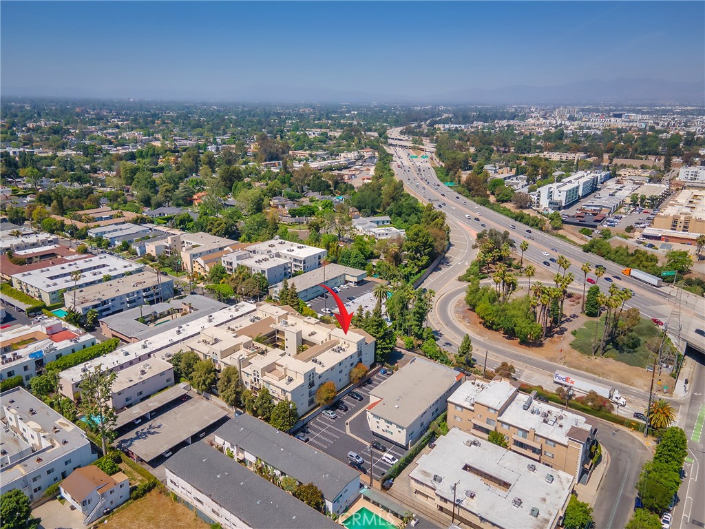 11044 Acama Street, Unit 302 Studio City, CA 91602 - Photo 47 of 49 Aerial