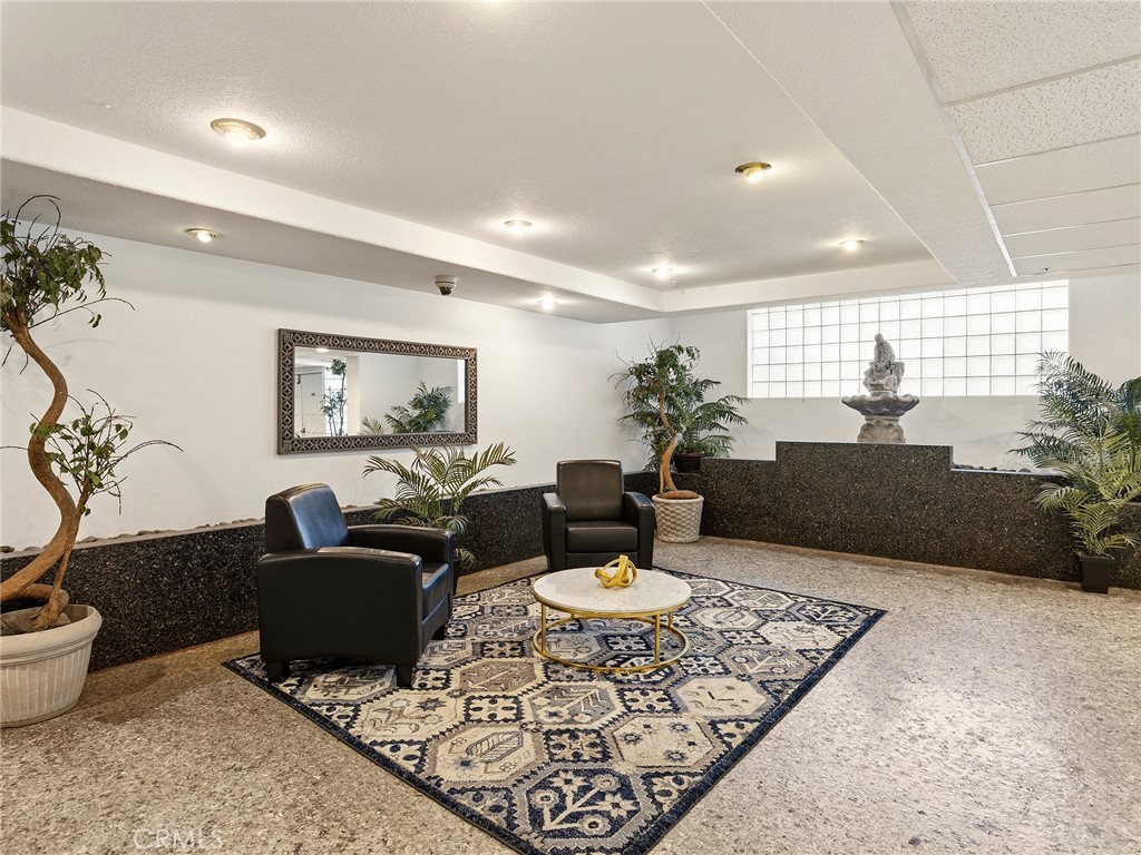 11044 Acama Street, Unit 302 Studio City, CA 91602 - Photo 7 of 49 Lobby