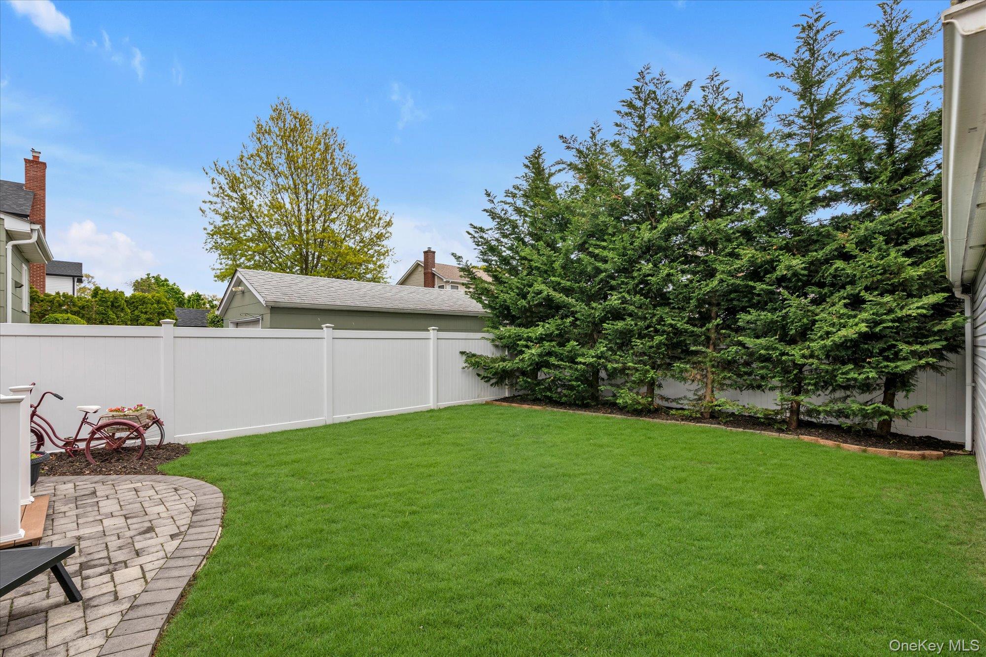 1700 Rugby Road Merrick, NY 11566 - Photo 21 of 22