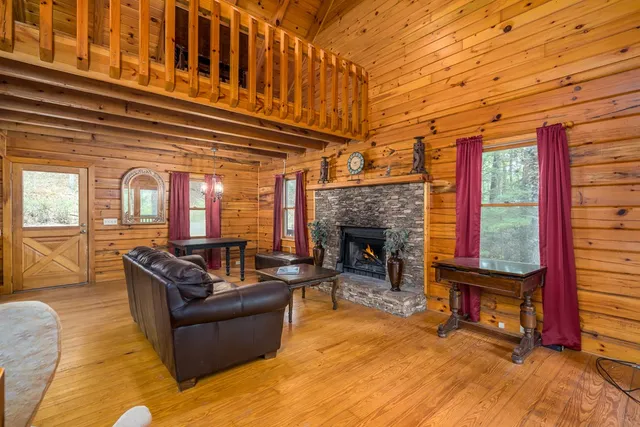 $375,000 | 804 Pocaset Drive, Ellijay, GA 30540