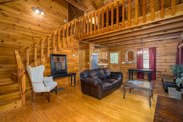 $375,000 | 804 Pocaset Drive, Ellijay, GA 30540