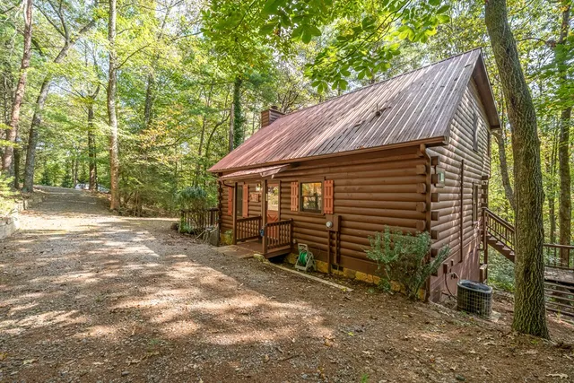 $375,000 | 804 Pocaset Drive, Ellijay, GA 30540
