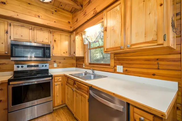 $375,000 | 804 Pocaset Drive, Ellijay, GA 30540