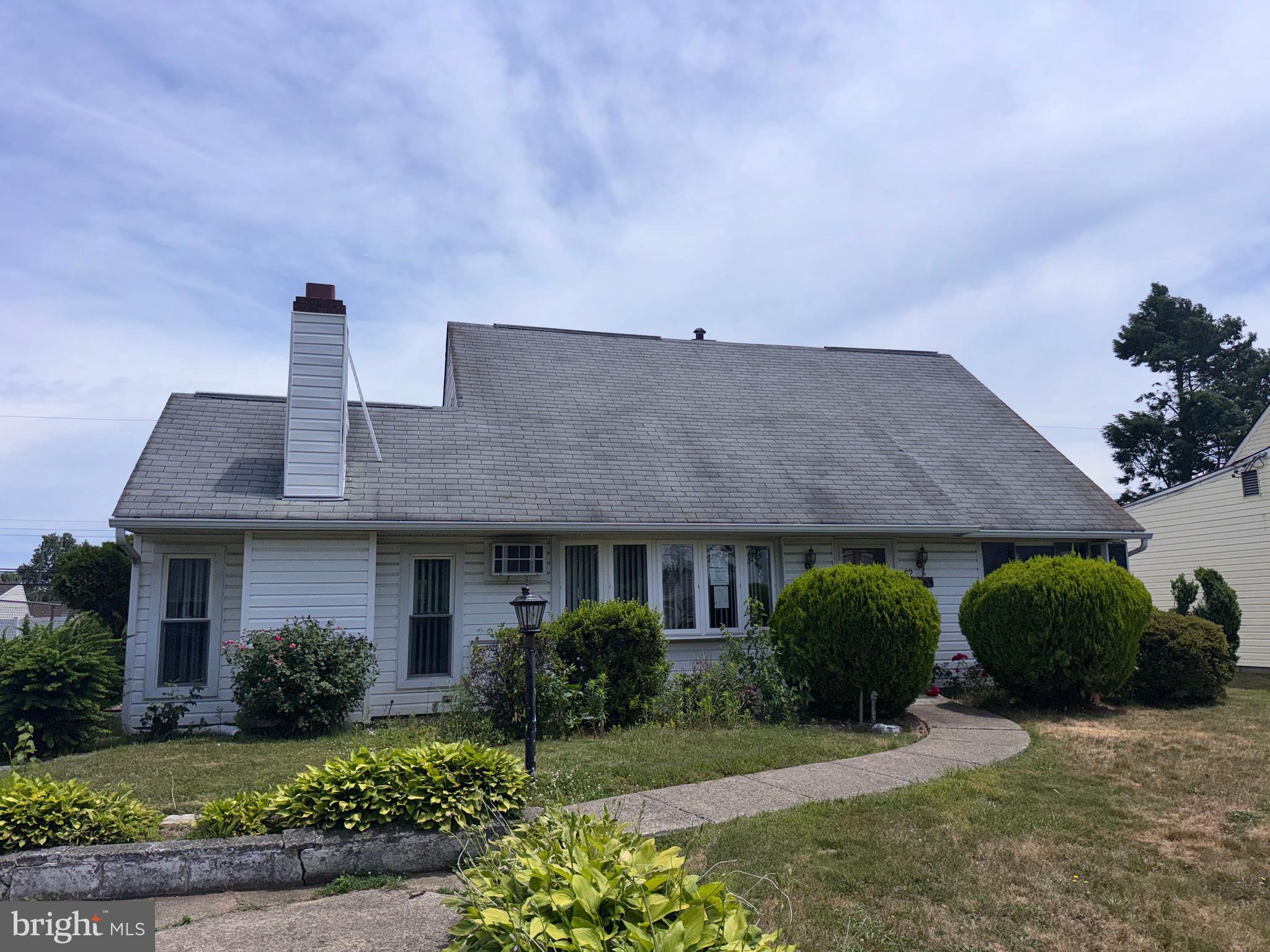 62 Plumtree Road Levittown, PA 19056 - Photo 1 of 20 Front exterior