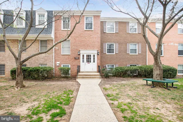 $2,100 | 788 Quince Orchard Boulevard, Unit 201, Gaithersburg, MD 20878