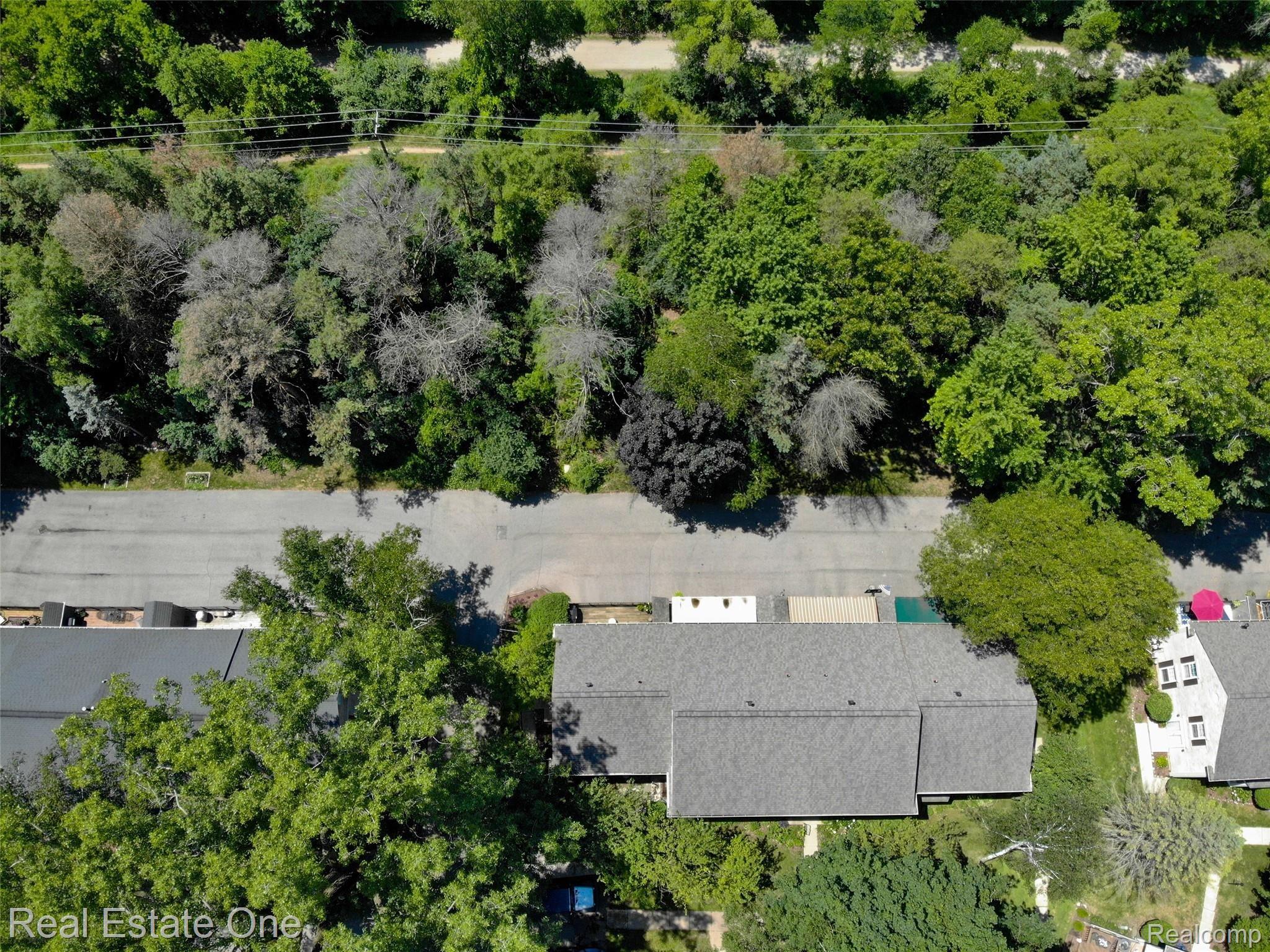 1449 Lantern Lane Rochester, MI 48306 - Photo 37 of 38 DJI_0142 copy.jpg