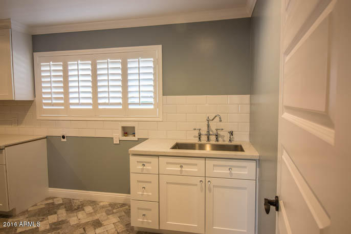 42 West Boca Raton Road Phoenix, AZ 85023 - Photo 17 of 33 Laundry