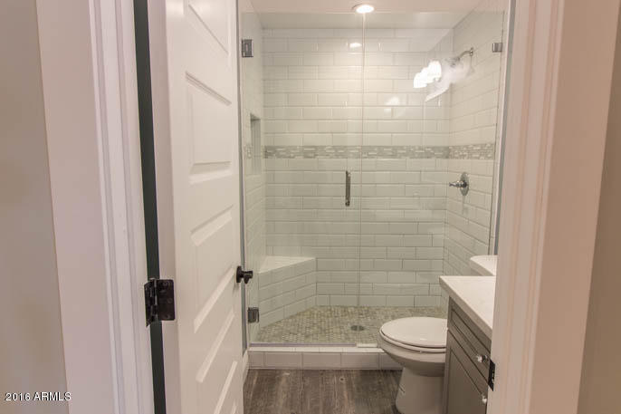 42 West Boca Raton Road Phoenix, AZ 85023 - Photo 23 of 33 Guest Bath