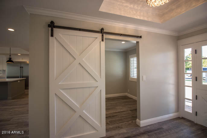 42 West Boca Raton Road Phoenix, AZ 85023 - Photo 4 of 33 Entry (1 of 1)