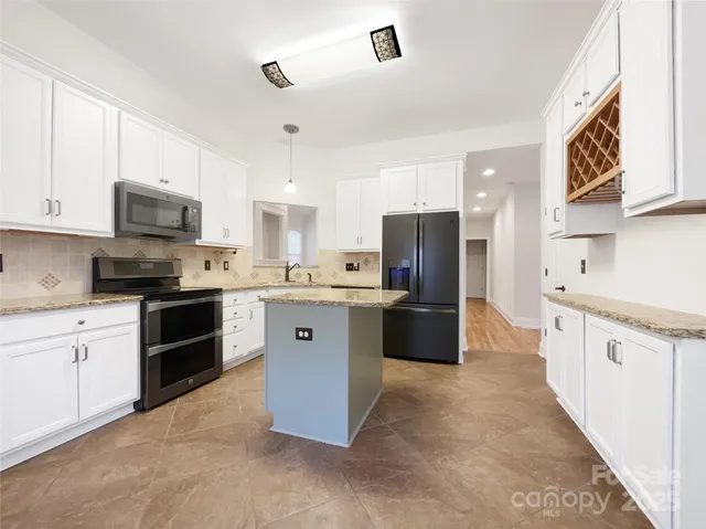 $600,000 | 3865 Granite Street, Terrell, NC 28682