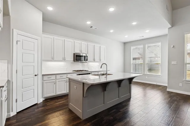 $2,995 | 1305 Swan Trail, Argyle, TX 76226