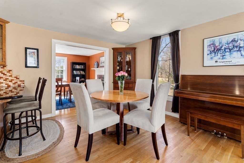 46 Aqueduct Road Wayland, MA 01778 - Photo 8 of 26 Gallery Image 8