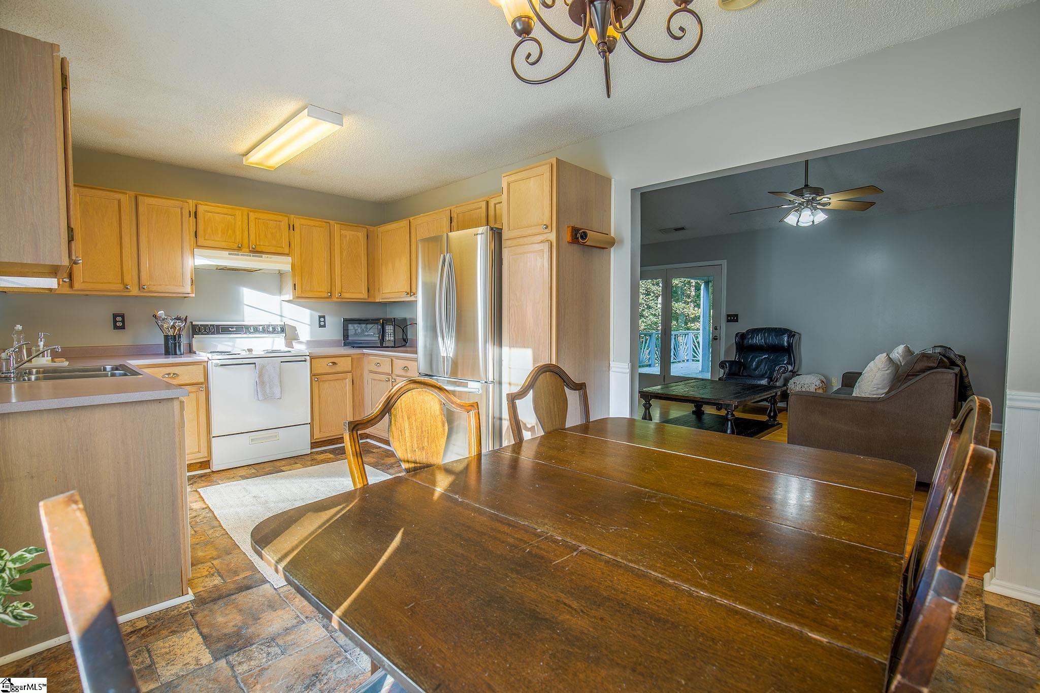 142 West Fall River Way Simpsonville, SC 29680 - Photo 14 of 34 Gallery Image 14