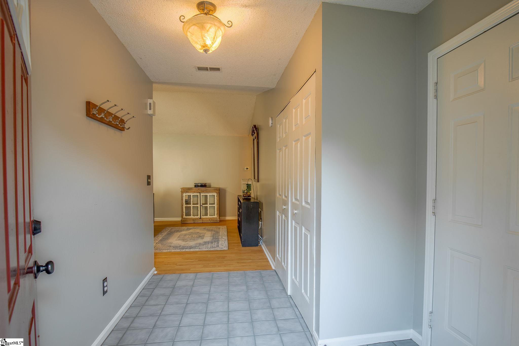 142 West Fall River Way Simpsonville, SC 29680 - Photo 6 of 34 Gallery Image 6